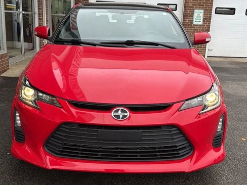 Used 2016 Scion tC image 4