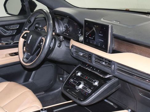 Used 2020 Lincoln Corsair Reserve image 31