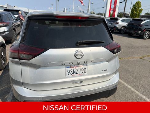 Certified 2025 Nissan Rogue SV AWD/4WD image 11