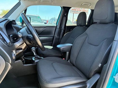 Used 2020 Jeep Renegade Altitude w/ UConnect 8.4 Nav Group FWD image 19