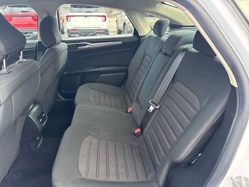 Used 2020 Ford Fusion SE image 14