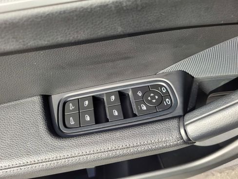 Used 2024 Porsche Cayenne Coupe AWD/4WD image 27