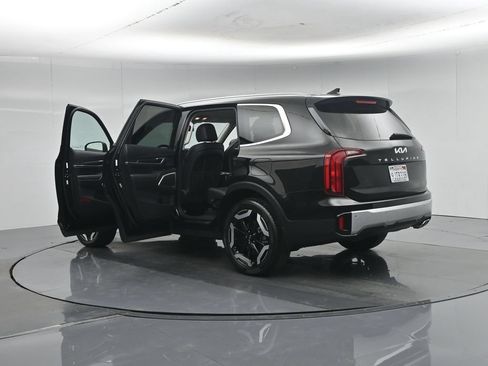 Used 2024 Kia Telluride S FWD image 40