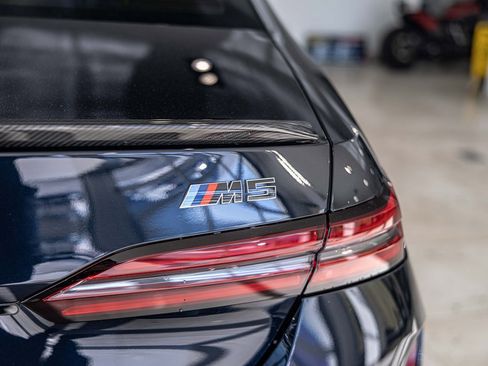Used 2025 BMW M5 w/ Carbon Package image 15