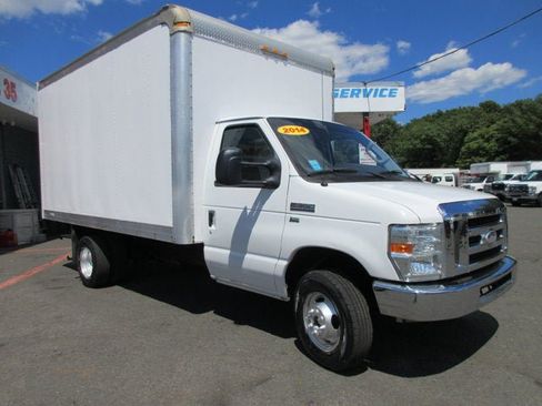 Used 2014 Ford E-350 and Econoline 350 Super Duty RWD image 2