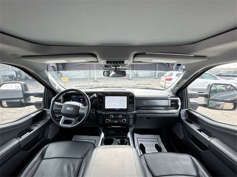 Used 2023 Ford F250 Lariat w/ Black Appearance Package image 23