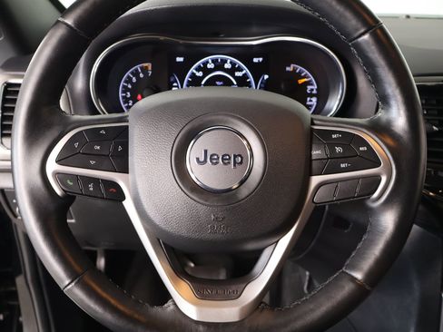 Used 2021 Jeep Grand Cherokee Laredo X AWD/4WD image 3