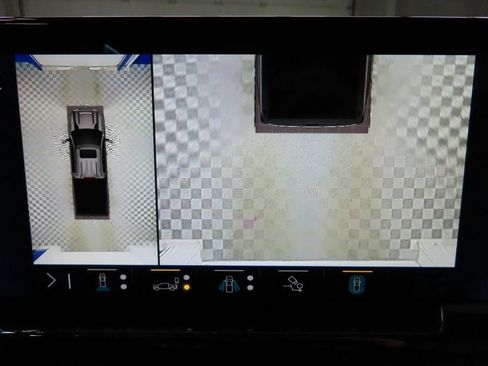 Used 2024 Chevrolet Silverado 2500 ZR2 w/ Technology Package image 20