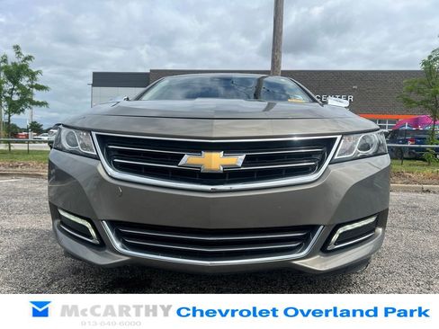 Used 2017 Chevrolet Impala Premier w/ Enhanced Convenience Package FWD image 8