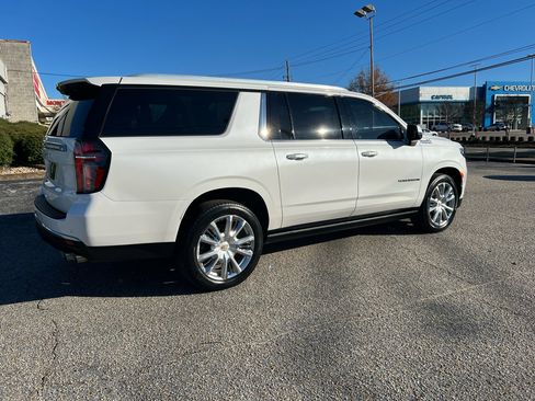 Used 2021 Chevrolet Suburban High Country w/ Premium Package image 19