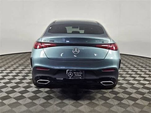 Certified 2025 Mercedes-Benz GLC 300 4MATIC image 4