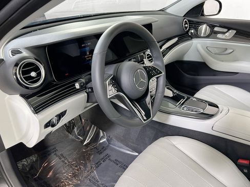 Used 2023 Mercedes-Benz E 350 4MATIC Sedan image 9