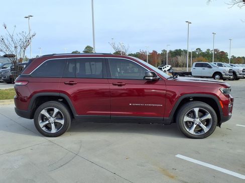 Used 2023 Jeep Grand Cherokee 4WD 4xe image 5