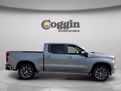 New 2026 Chevrolet Silverado 1500 LT w/ Z71 Off-Road Package AWD/4WD image 6
