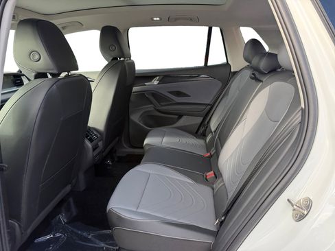 New 2026 Volkswagen Tiguan SE AWD/4WD image 16