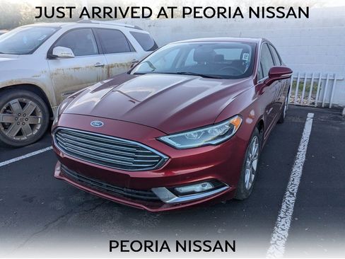Used 2017 Ford Fusion SE w/ Fusion SE Technology Package image 1