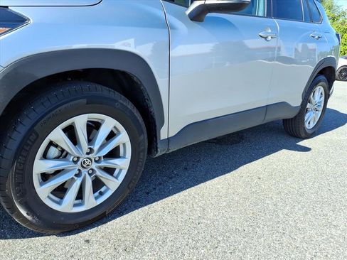 Used 2025 Toyota Corolla Cross LE w/ Moonroof Package AWD/4WD image 9