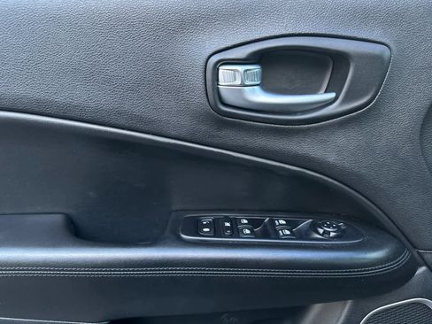 Used 2021 Jeep Compass Latitude w/ Sun and Sound Group AWD/4WD image 12