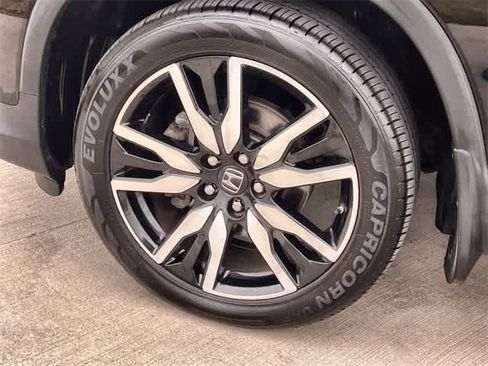 Certified 2019 Honda Pilot Touring image 9