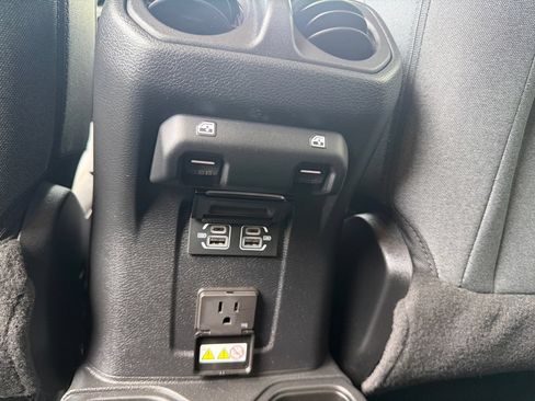 Used 2024 Jeep Wrangler Unlimited Sahara AWD/4WD image 20