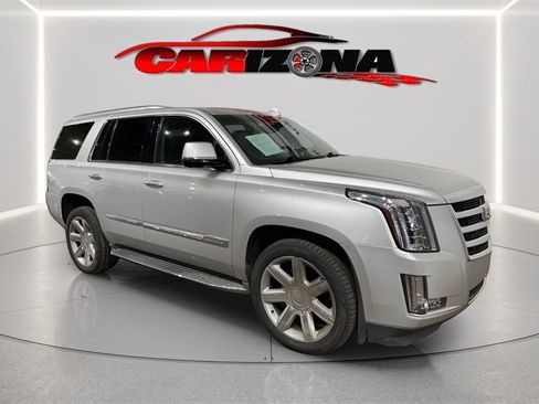 Used 2016 Cadillac Escalade Luxury image 2