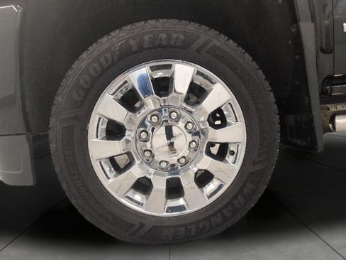 Used 2019 GMC Sierra 2500 Denali AWD/4WD image 3