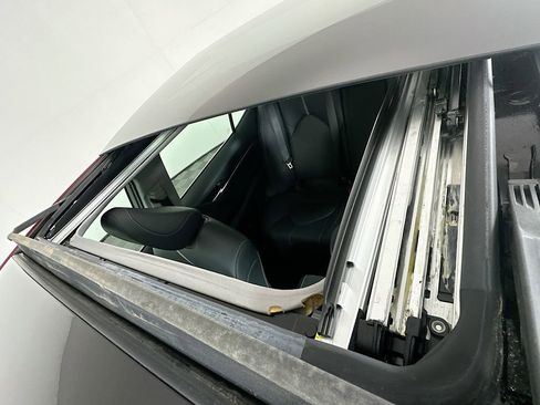 Used 2018 Toyota Camry XSE image 21