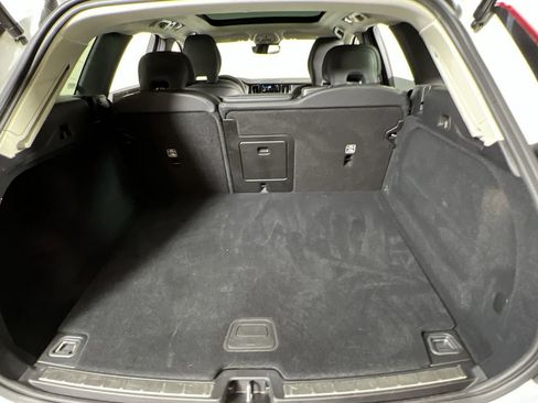 Certified 2025 Volvo XC60 B5 Plus image 19