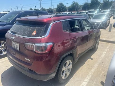 Used 2020 Jeep Compass Latitude w/ Popular Equipment Group FWD image 3