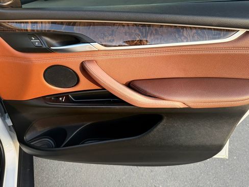 Used 2016 BMW X5 xDrive40e image 23