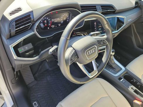Used 2020 Audi Q3 2.0T Premium Plus AWD/4WD image 2