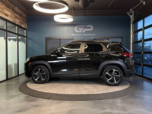 Used 2021 Chevrolet TrailBlazer RS w/ Sun and Liftgate Package FWD image 6