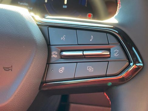 New 2025 Chevrolet Equinox EV RS w/ Convenience Package II FWD image 8