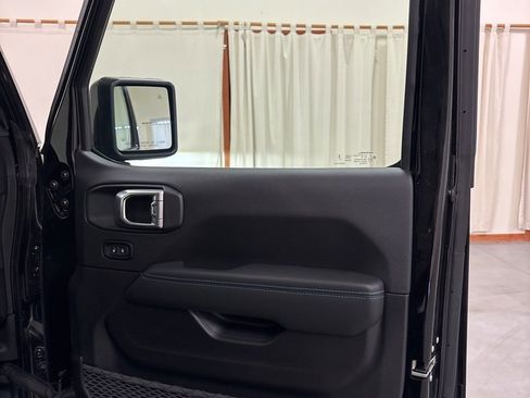 Used 2024 Jeep Wrangler High Altitude image 36