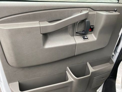 Certified 2024 GMC Savana 2500 Extended w/ Driver Convenience Package image 15