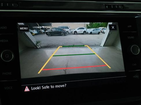 Used 2019 Volkswagen Tiguan SE AWD/4WD image 19