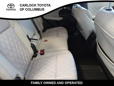 Used 2024 Mitsubishi Outlander SEL AWD/4WD image 18