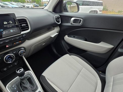 New 2025 Hyundai Venue SEL image 33