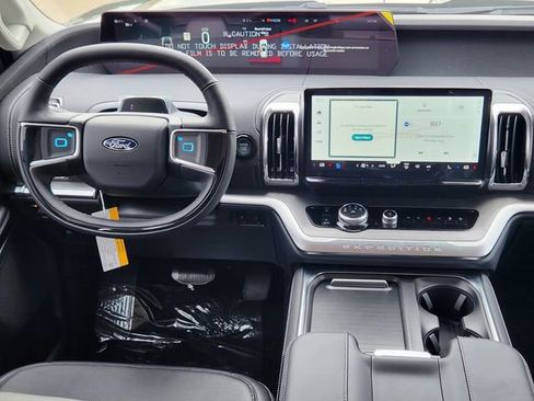 New 2025 Ford Expedition Max Platinum w/ Driver's Package image 26