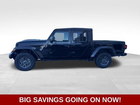 New 2025 Jeep Gladiator Sport image 7