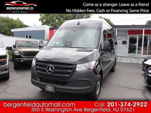 Used 2025 Mercedes-Benz Sprinter 2500 image 1