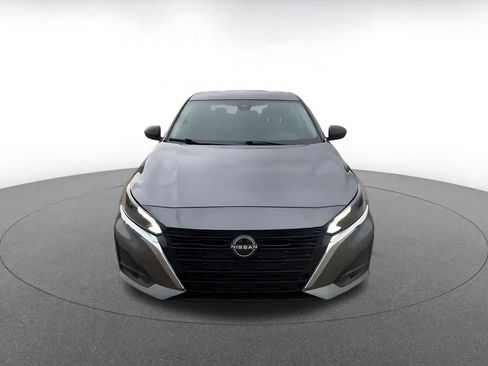 Used 2025 Nissan Altima 2.5 SV FWD image 4