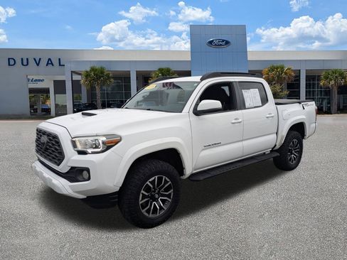 Used 2020 Toyota Tacoma TRD Sport w/ Phone Cable & Charge Package image 8