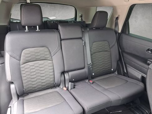 Certified 2025 Nissan Pathfinder SV FWD image 22