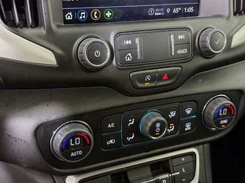 Used 2023 GMC Terrain SLT w/ Elevation Edition image 17