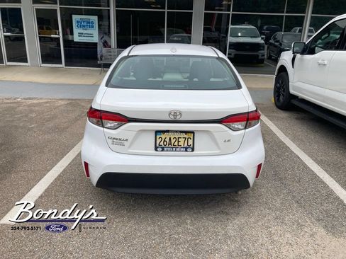 Used 2024 Toyota Corolla LE FWD image 4