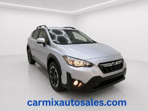 Used 2021 Subaru Crosstrek 2.0i Premium w/ Moonroof Package AWD/4WD image 1