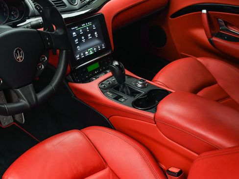 Used 2018 Maserati GranTurismo Sport image 39