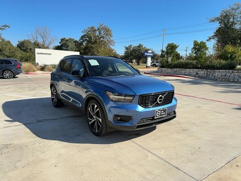 Used 2021 Volvo XC40 T5 R-Design w/ Protection Package image 7