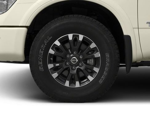 Used 2017 Nissan Titan PRO-4X w/ Pro-4x Convenience Package AWD/4WD image 14